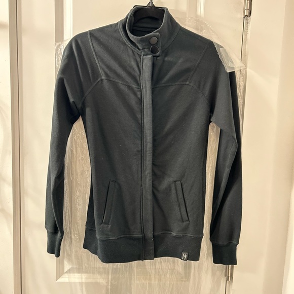 Unique embroidered jacket - Picture 3 of 4